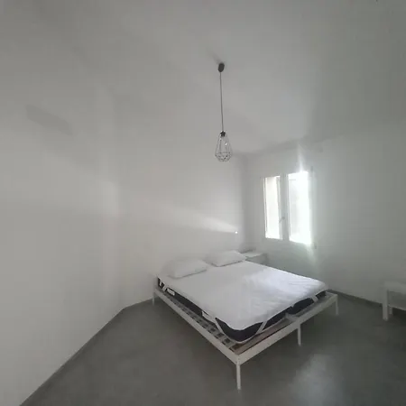 Minghetta Bed And